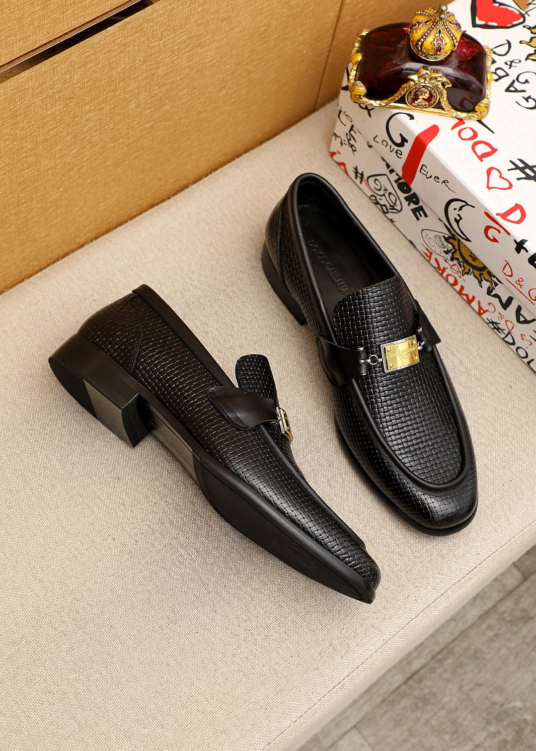 Dolce & Gabbana Black Embossed Buckle Loafers